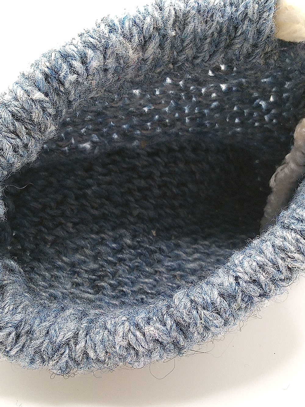 Handmade Knit Jewelry Travel Pouch — Blue — Soft & Gift‑Ready - Picture 6 of 12